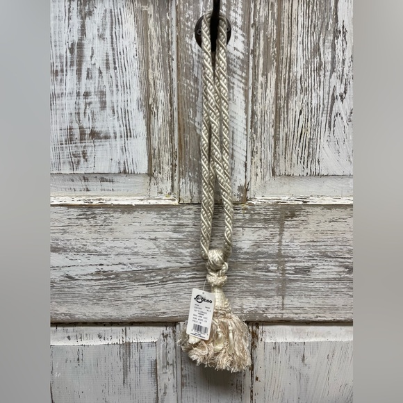 Curtain tie backs with tassels - Picture 4 of 7